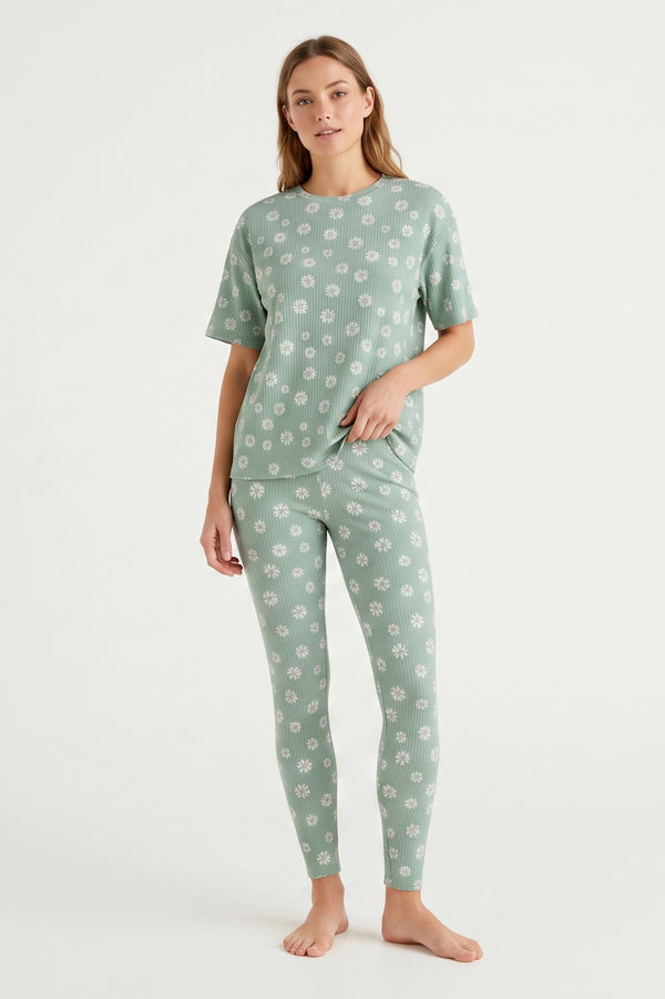 Women Oversize T-Shirt with Legging Pajama Set – Green Flowers